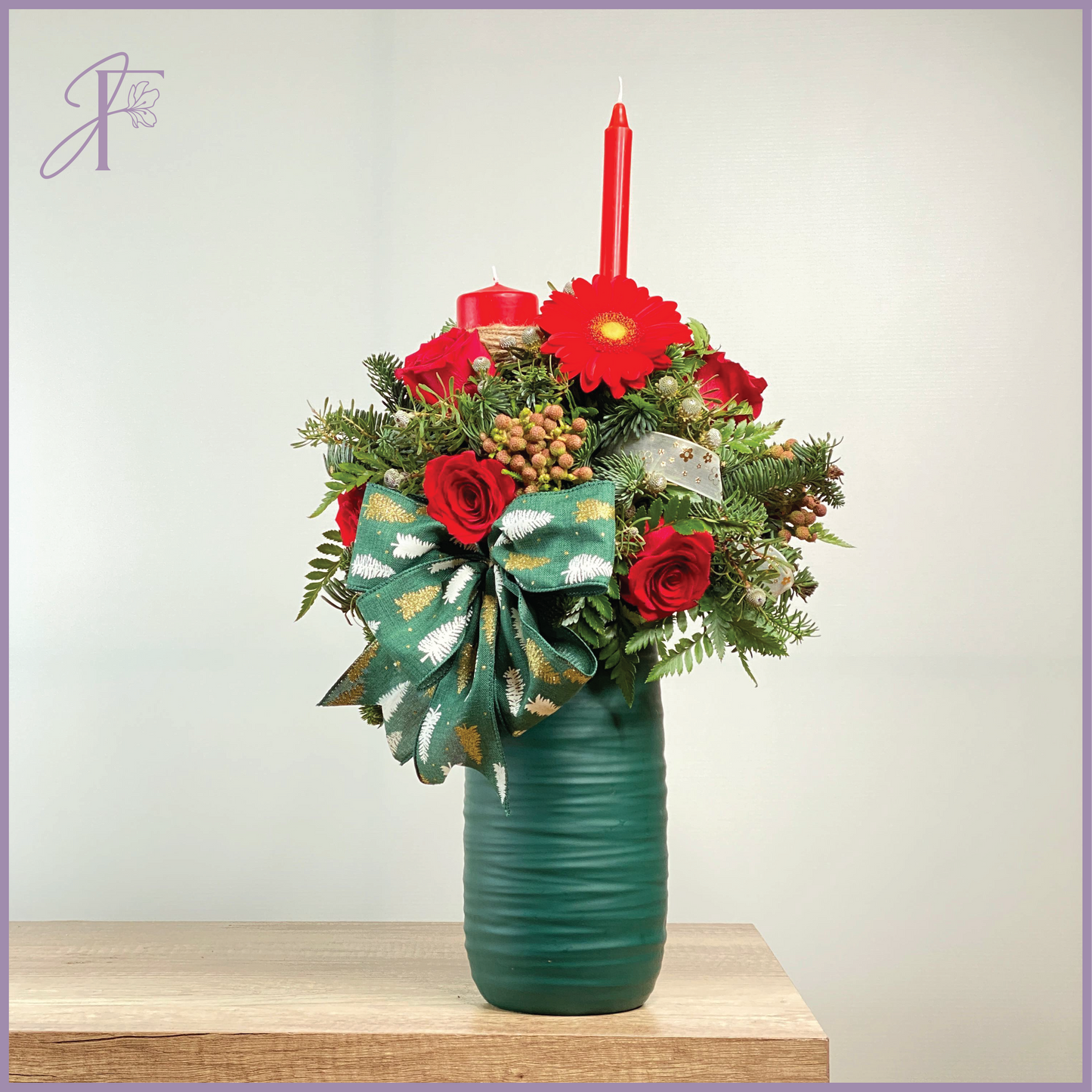 Festive Green Glow - ترتيب الضوء الأخضر الاحتفالي – flowers, delivered in Bahrain