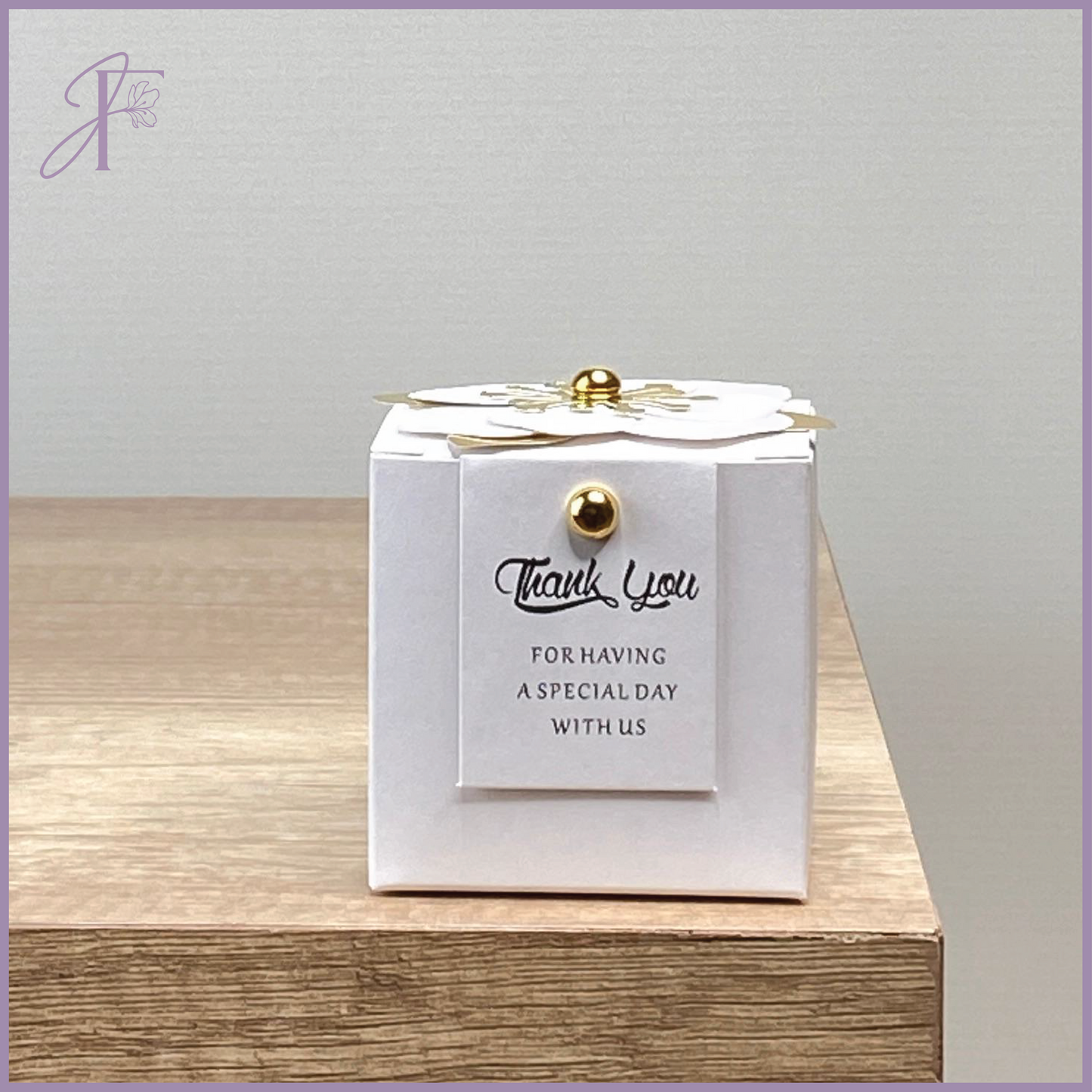 White Chocolate Gift Box – gift accessories, delivered in Bahrain