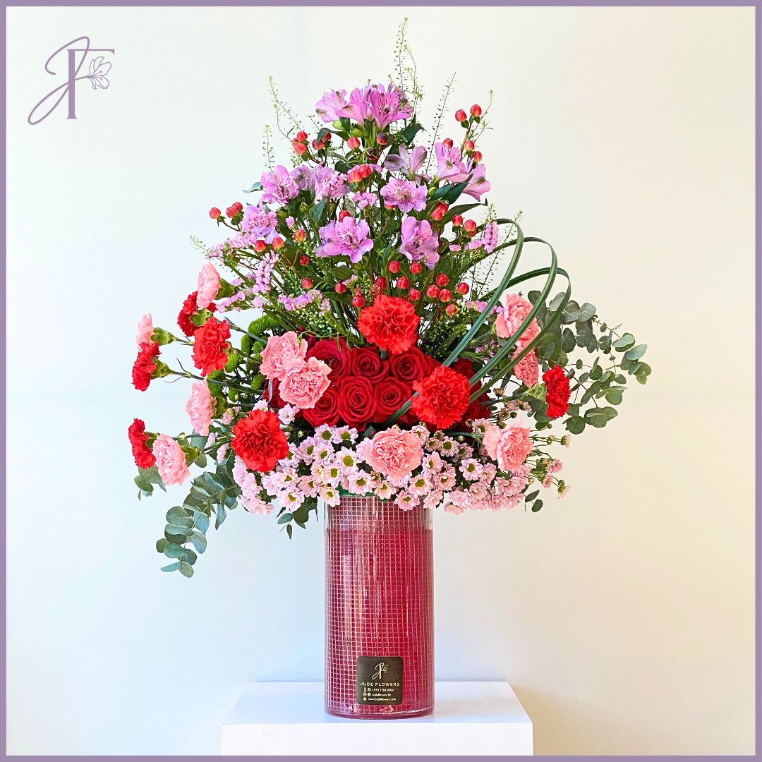 Majestic Valentine Vase – flowers, delivered in Bahrain