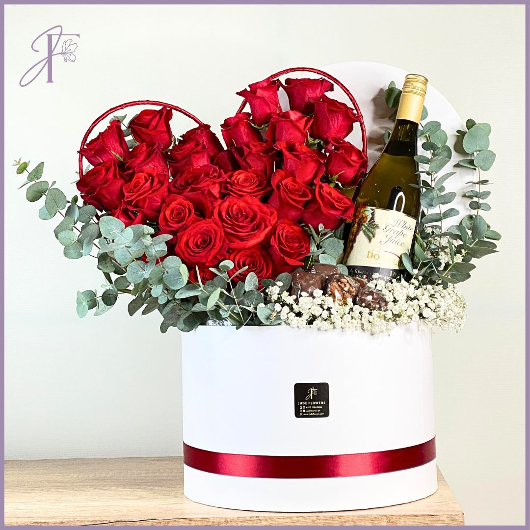 Dolcetta Roses Luxury Valentine's Box – chocolate, delivered in Bahrain