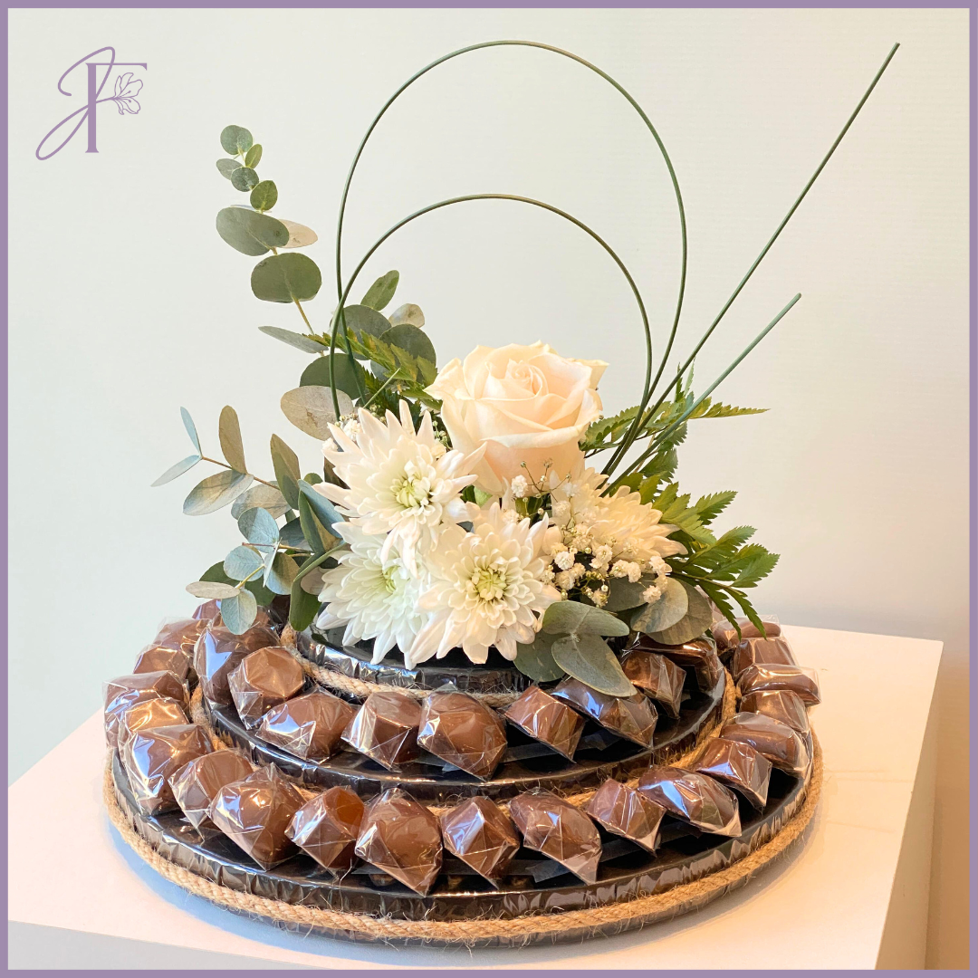 Crescent Blessings - Ramadan Dolcetta Luxury Chocolate Tray – flowers, delivered in Bahrain