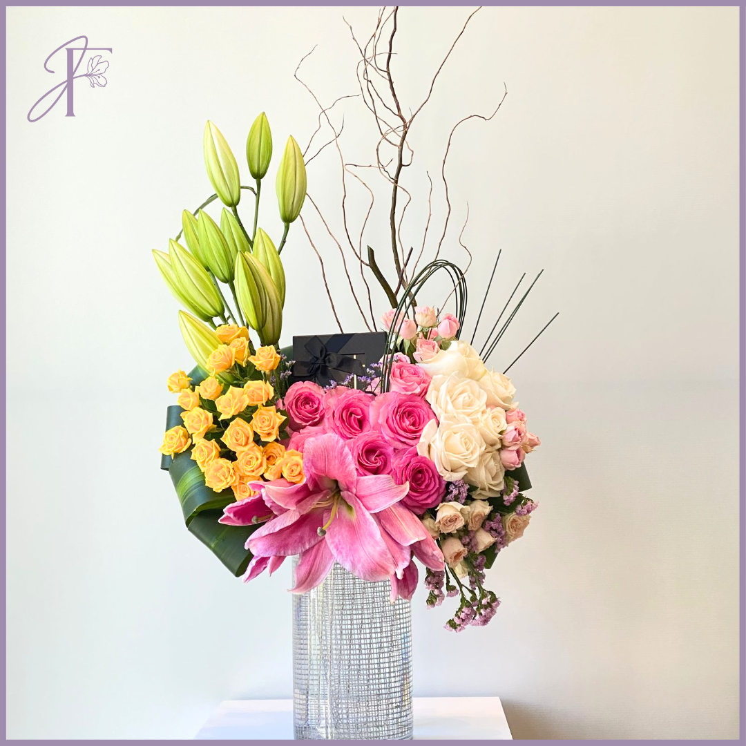 Grand Elegance Bouquet - Flowers & Dolcetta Chocolates - Birthday, Anniversary, Corporate Gift – chocolate, delivered in Bahrain