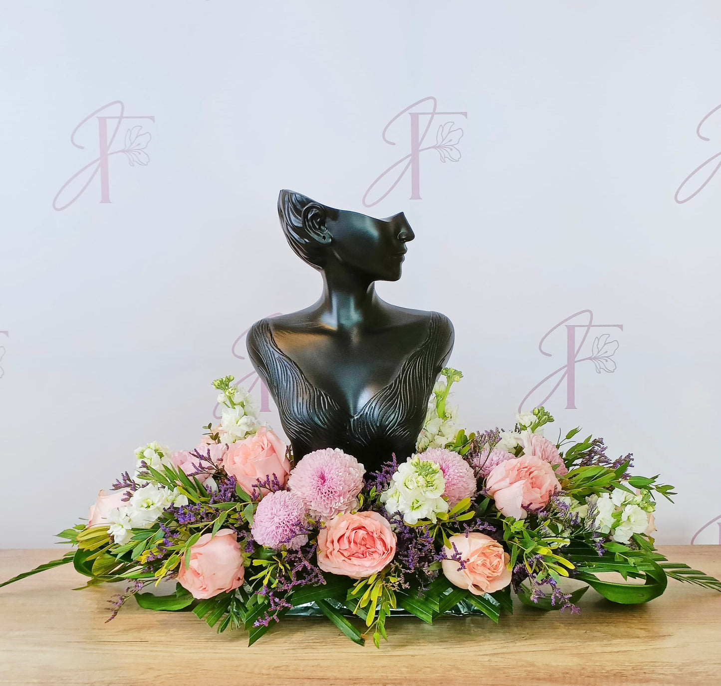 Crimson Serenity – flowers, delivered in Bahrain