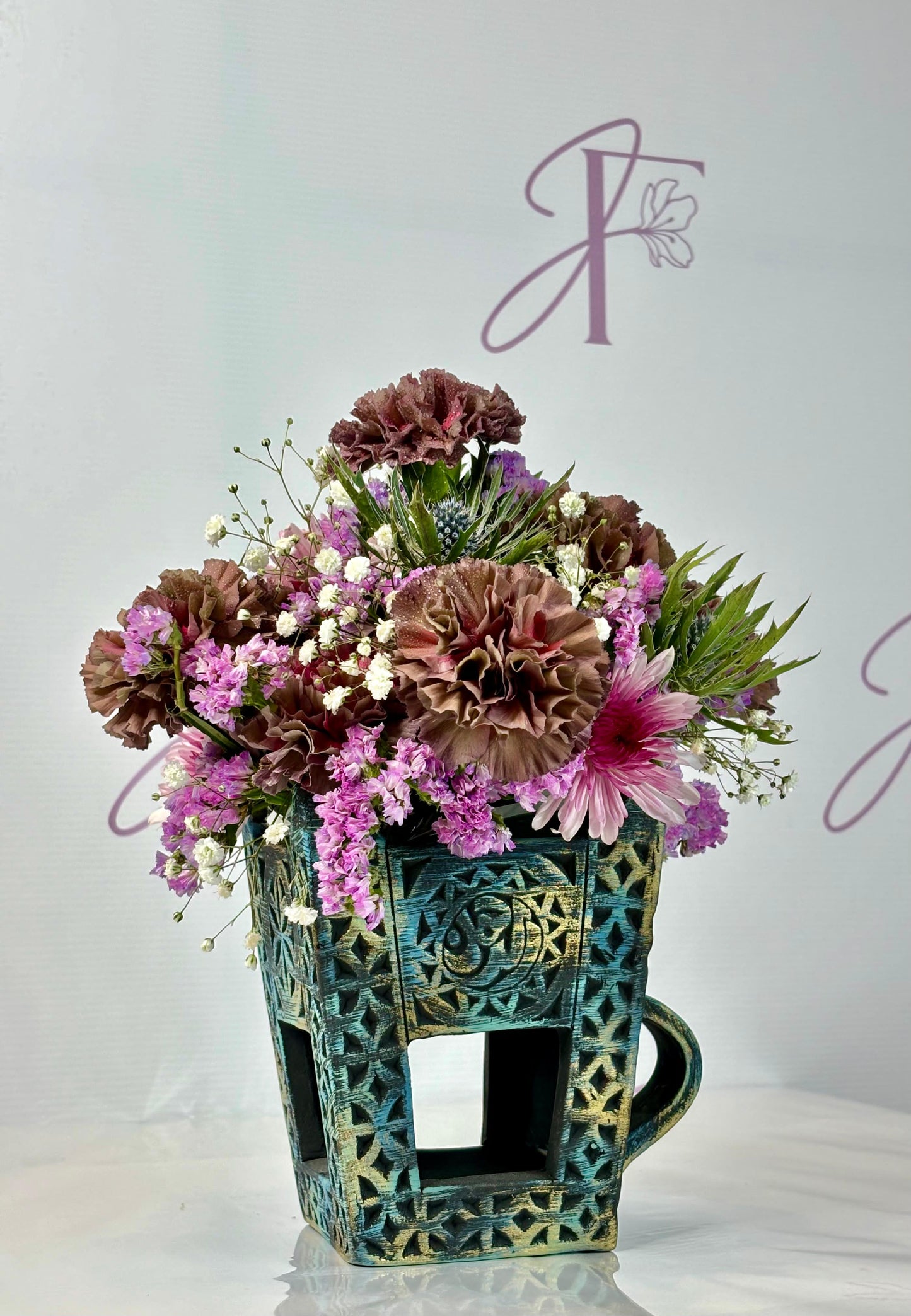 Songbird’s Flight – flowers, delivered in Bahrain