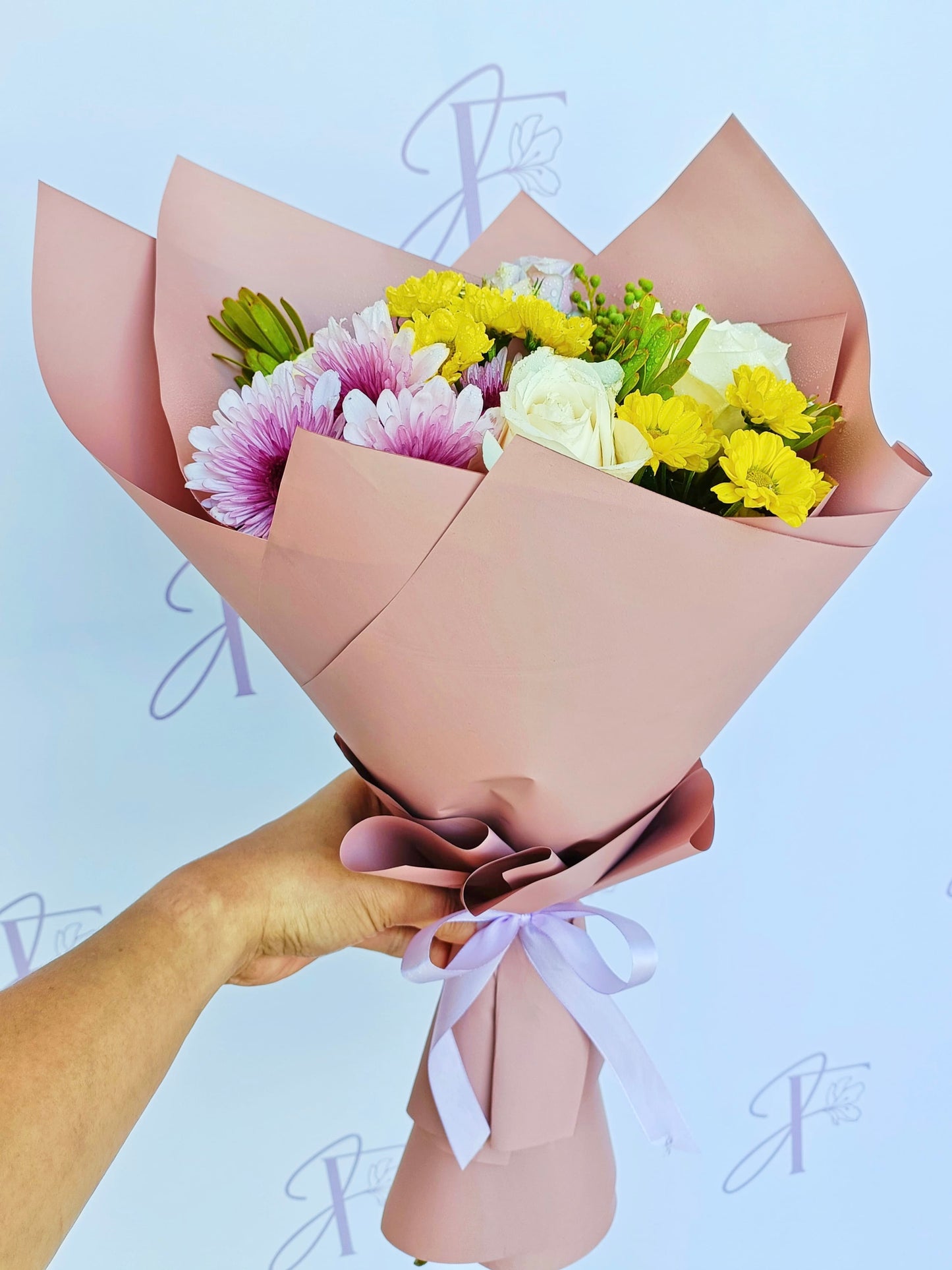 Sunny Bliss – flowers, delivered in Bahrain