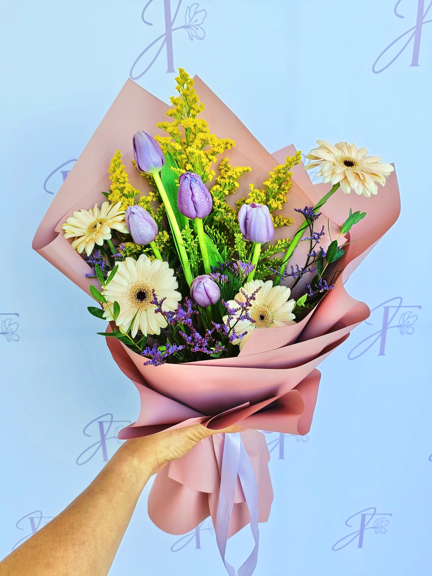 Flowers, delivered in Bahrain