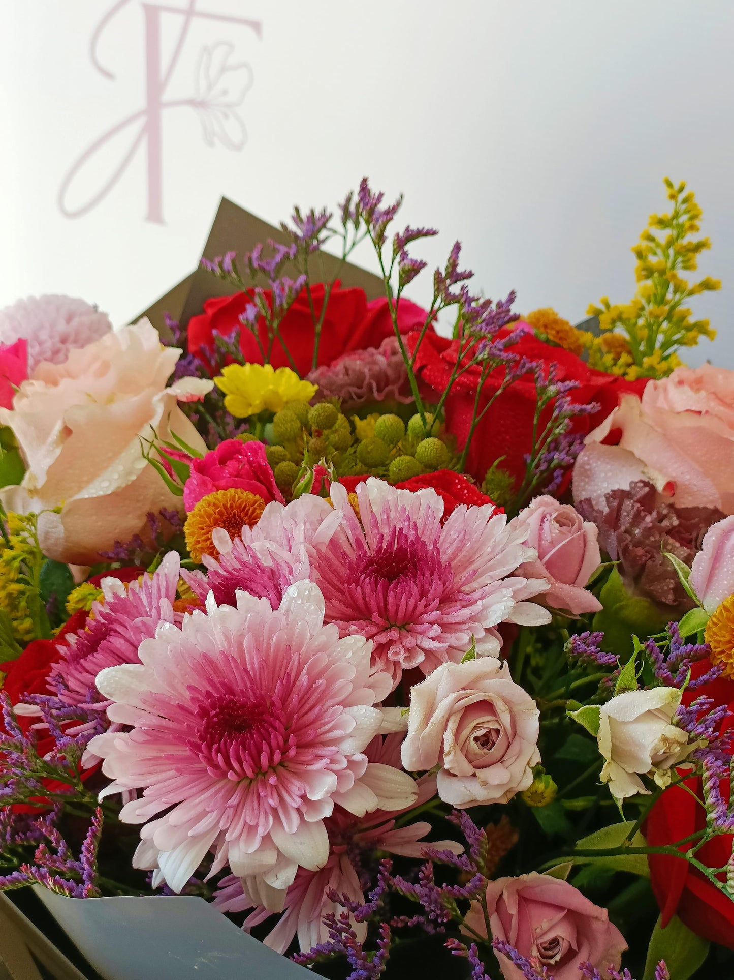Pink Charm – flowers, delivered in Bahrain