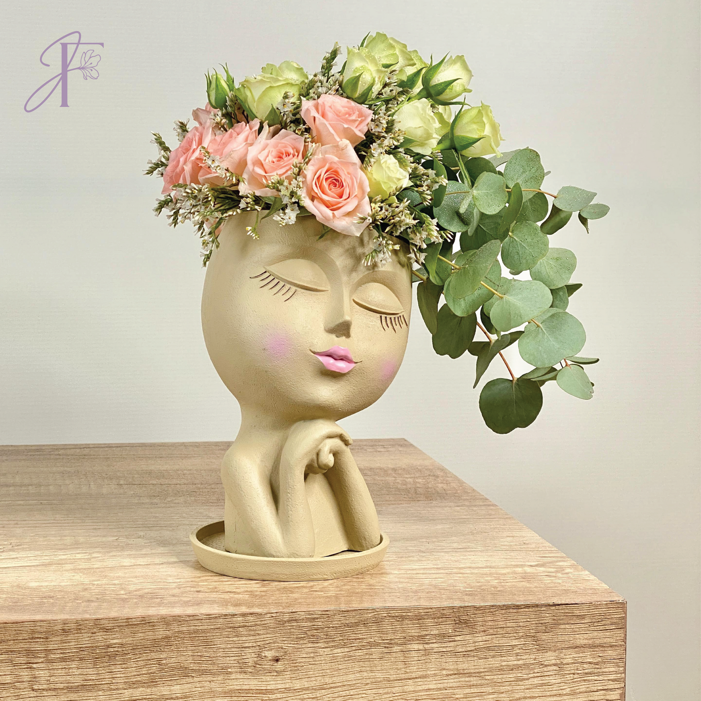 Golden Grace – flowers, delivered in Bahrain