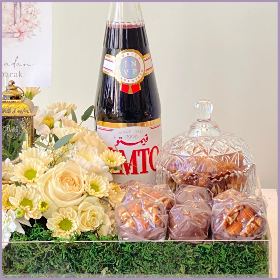 Ramadan Kareem Floral Vimto and Dates Gift Tray