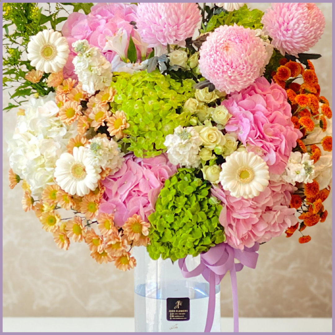 Boston Birthday Bloom – Hydrangea & Daisy Celebration Vase