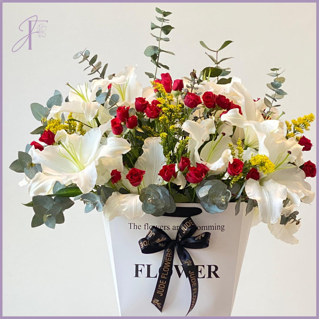 Jude's Grand White Bloom Box - Luxury Fresh Flowers in Elegant White