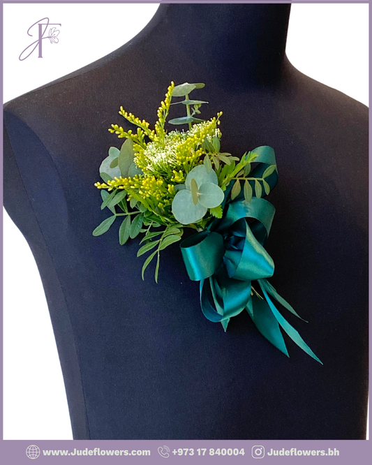 Emerald Foliage Pin - Elegant Green Lapel Accessory