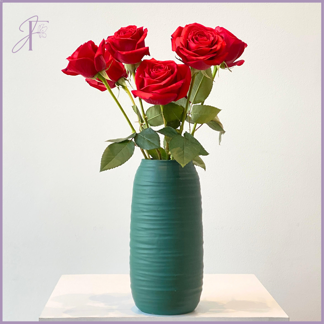 Fresh Red Rose Stems (Per Stem, Create Your Own Arrangement)