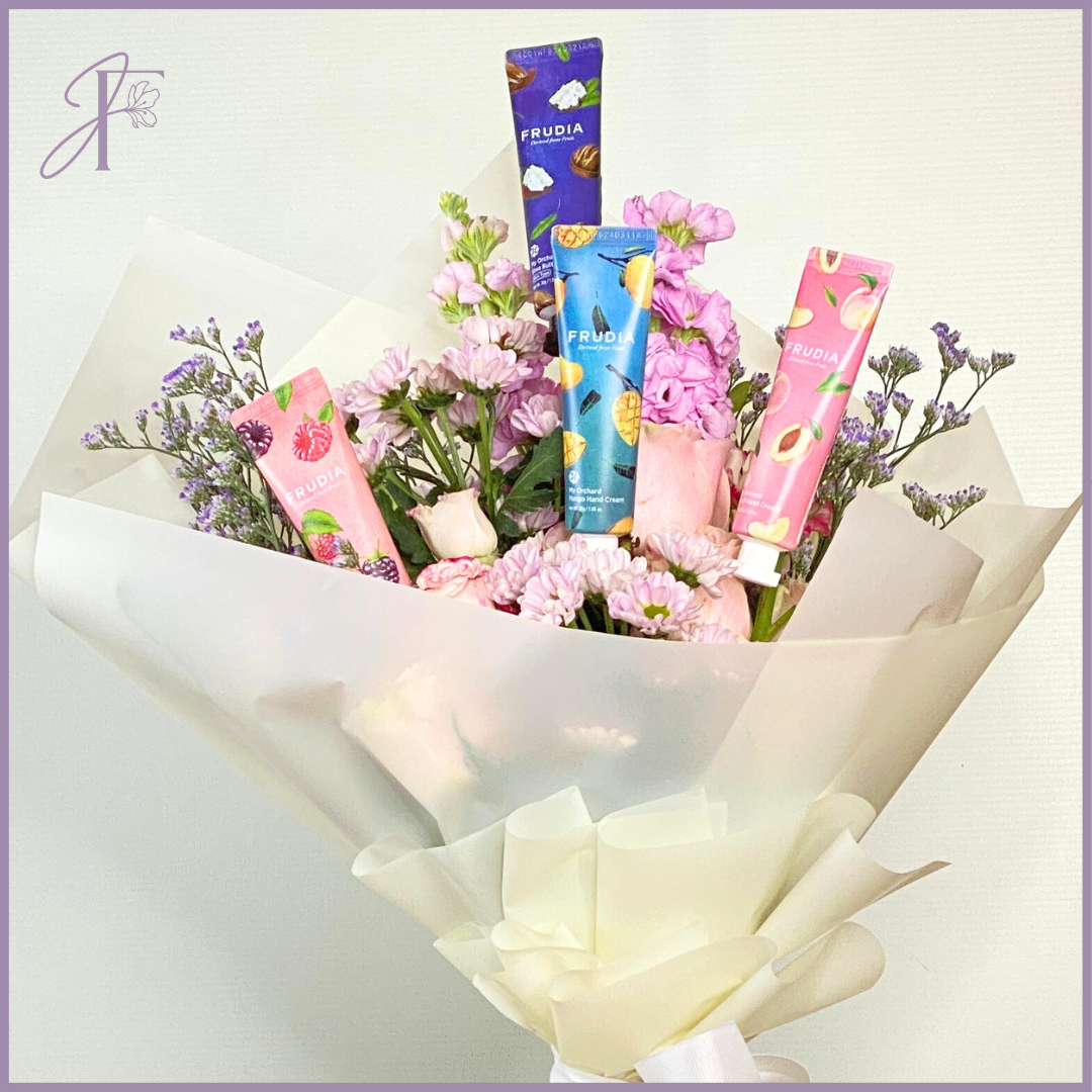 Sweet Petals & Treats – بتلات وهدايا